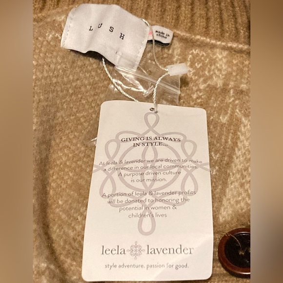 Lush Checkered  Cardigan Cream Camel Size Small New With Tags - Picture 7 of 10